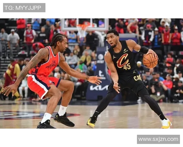 勇士与快船激战四月精彩对决全场回顾与精彩瞬间分析